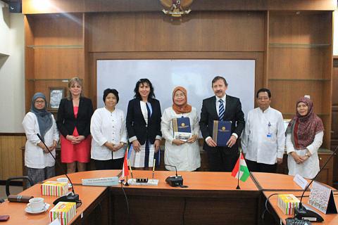 Penandatanganan Letter of Intent for Academic Collaboration antara UNY dan Eszterhazy Karoly University, Hungaria